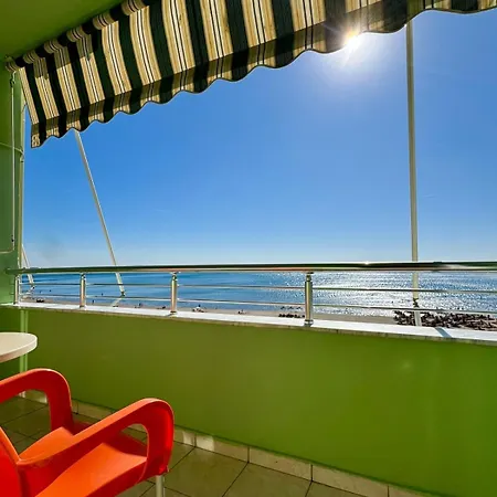 Beachfront 2 Apartamento Shëngjin
